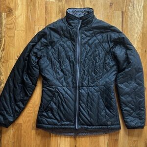 Mountain Hardwear Black and Grey Jacket / Fuzzy Inside